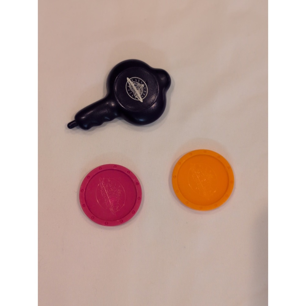 Cranium Cariboo Island Game 2008 REPLACEMENT Purple Key & 2 Tokens Only